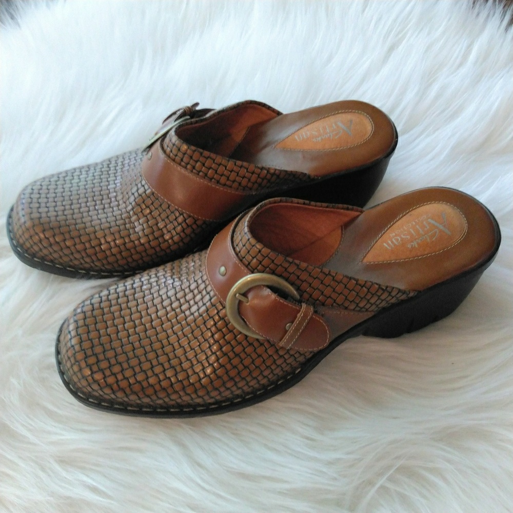Clarks Artisan Leather Basket Weave Clogs 8.5M